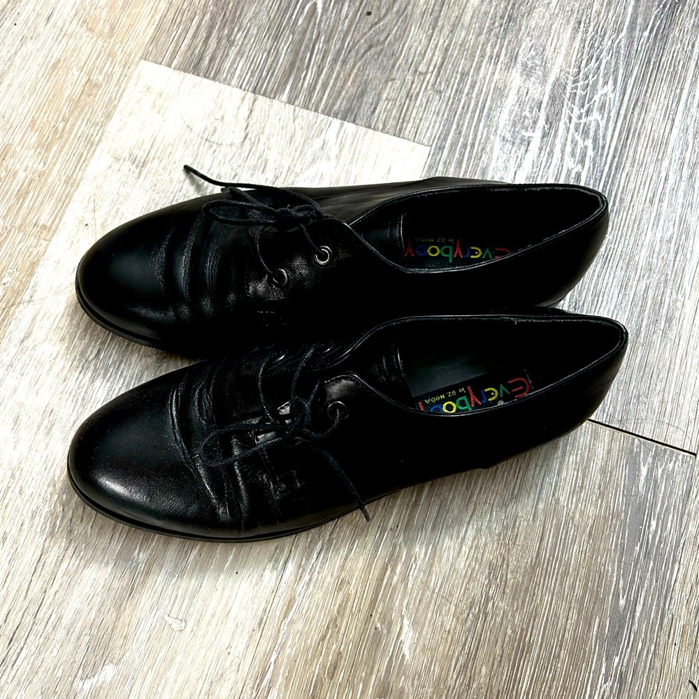 Leather shoes